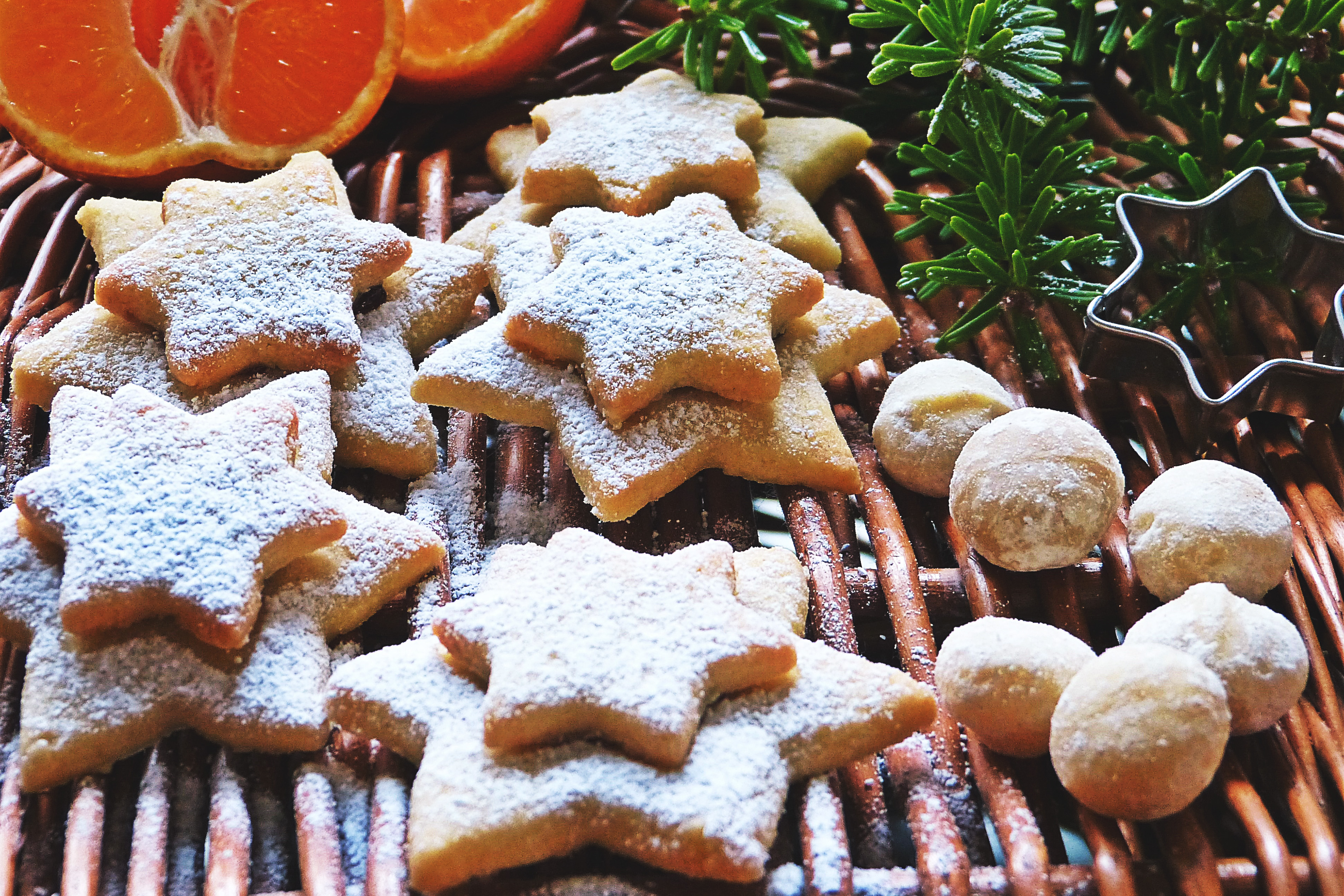 Питательные печенья. Красивое печенье. Песочное печенье новогоднее. Печенье Звездочка. Печенье Снежка.