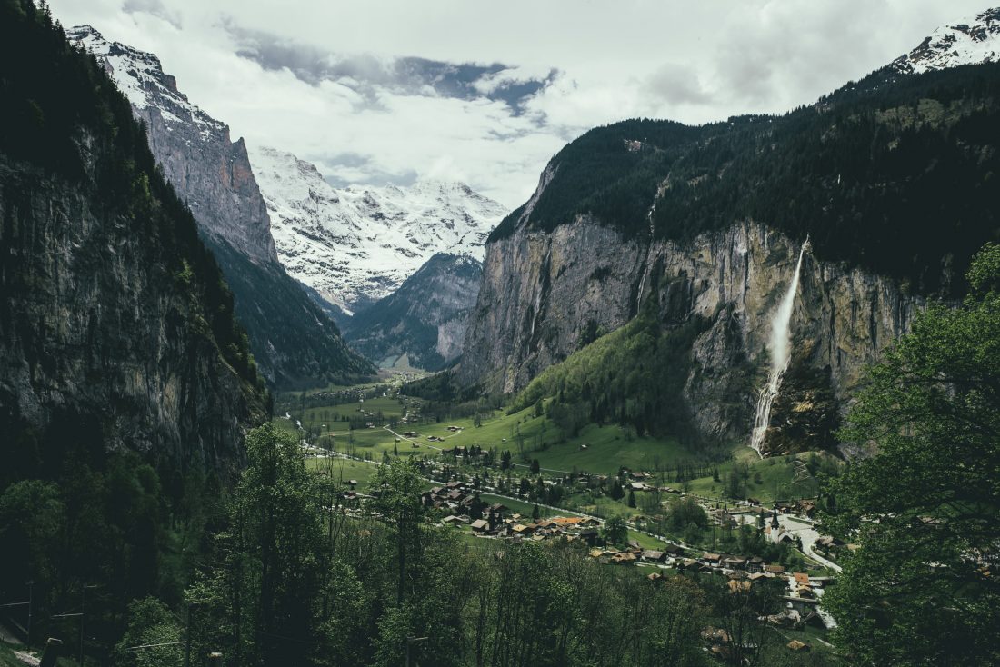 Free stock image of Alpine Village & Swiss Mountains