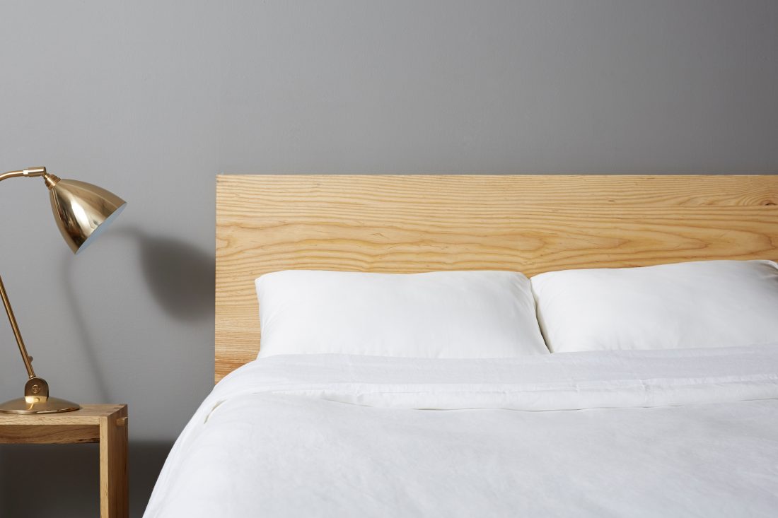 Free stock image of Bed & Lamp