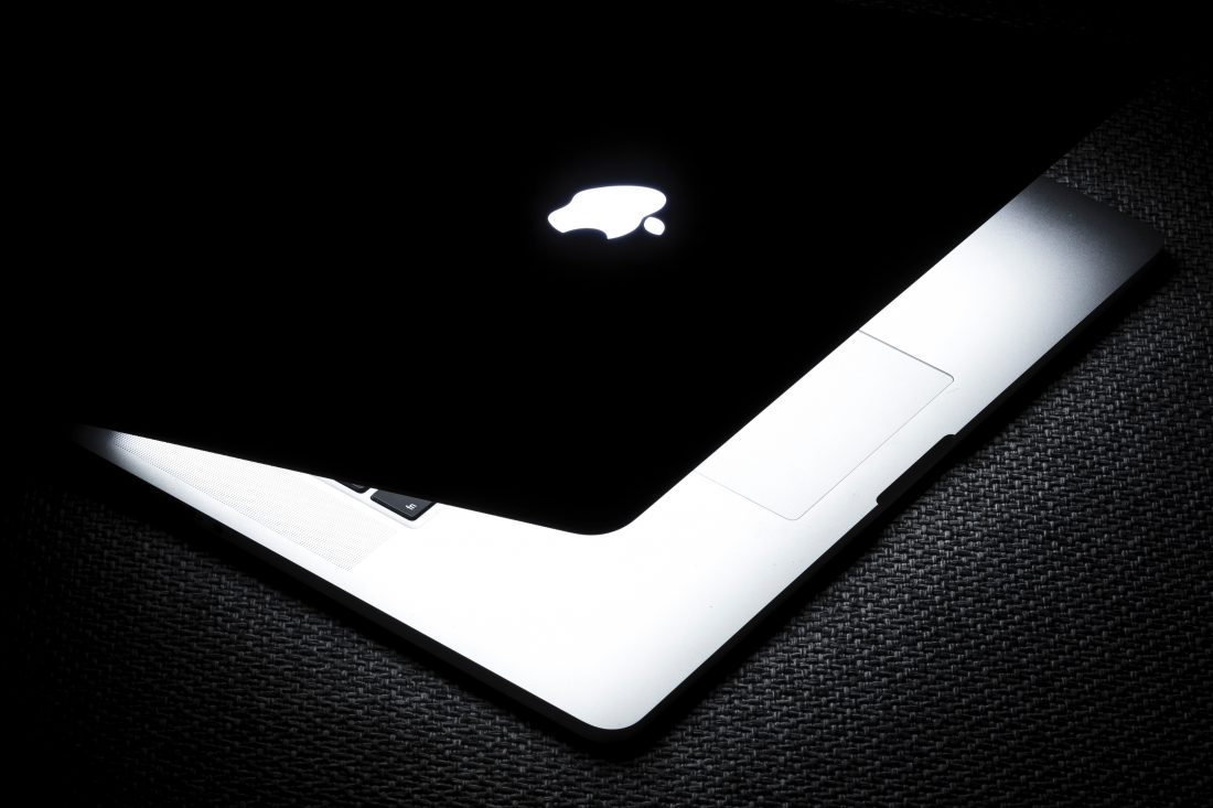 Free stock image of Black MacBook