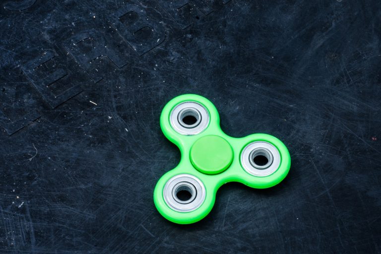 1 dollar fidget spinner free shipping