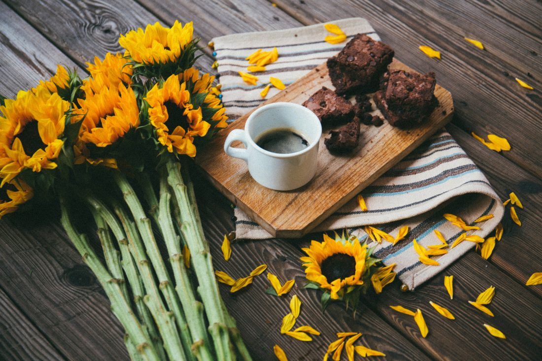 Free stock image of Flowers, Coffee & Cake