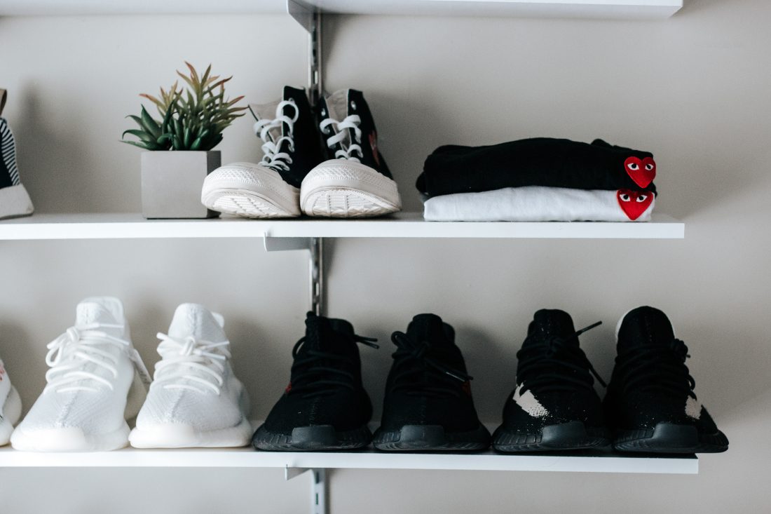Free stock image of Shoes on Shelves