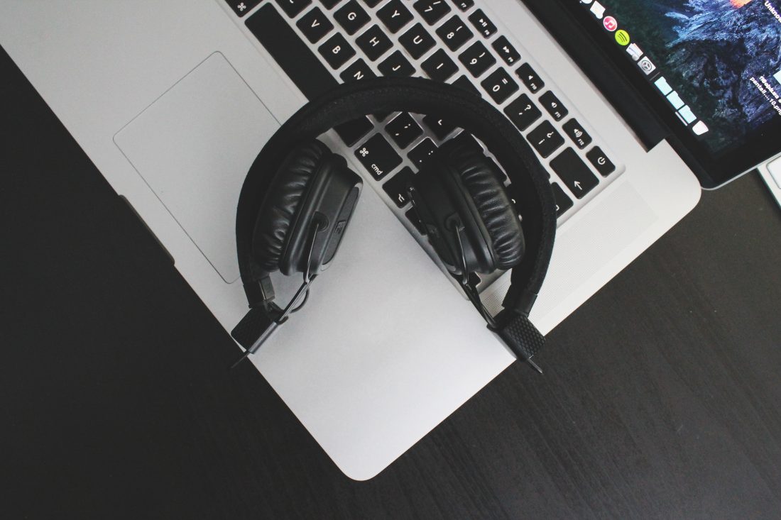 Free stock image of Headphones and Laptop