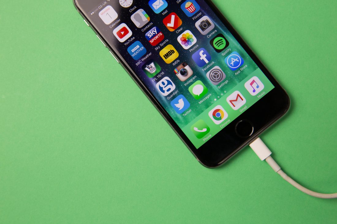 Free stock image of iPhone On Charge