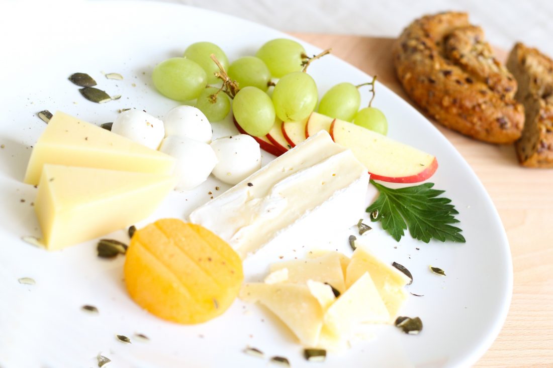 Free stock image of Cheese & Grapes