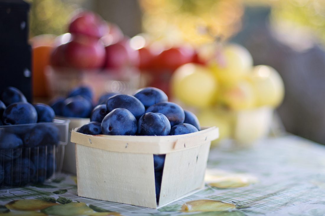 Free stock image of Plums at Market