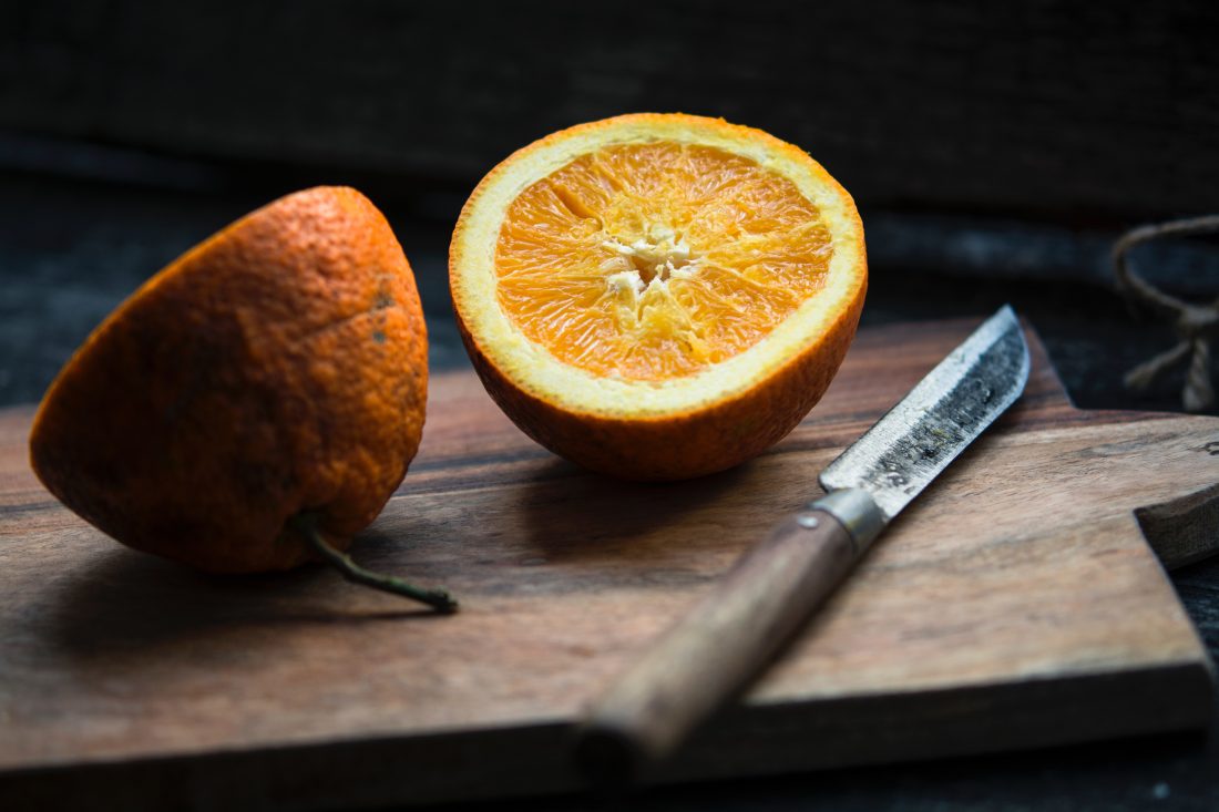 Free stock image of Oranges & Knife