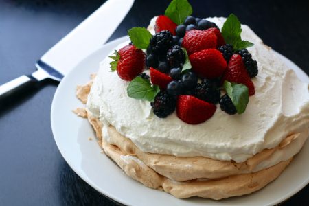 Pavlova Cake