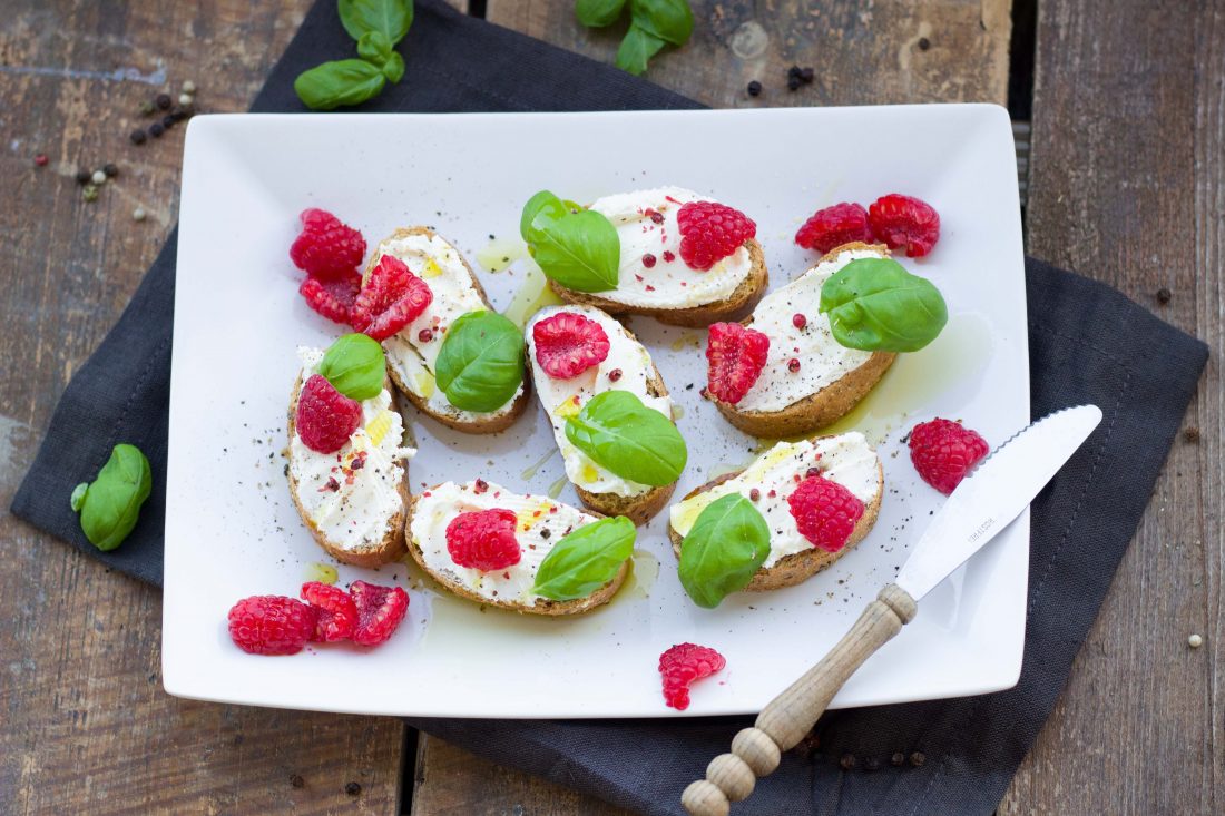 Free stock image of Healthy Raspberry Snack