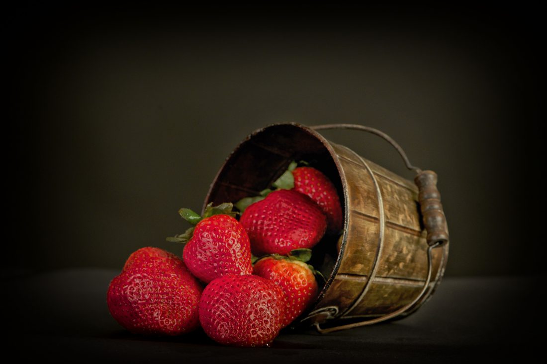 Free stock image of Strawberries Bucket
