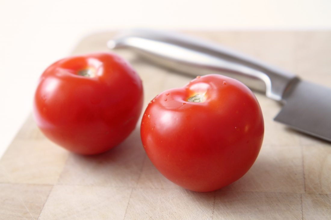 Free stock image of Tomatoes & Knife