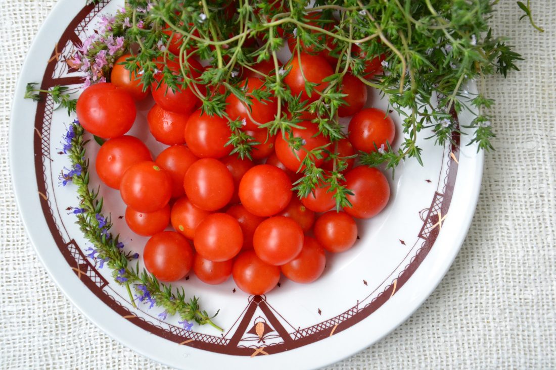 Free stock image of Tomatoes on Plate