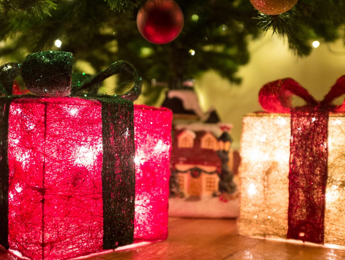 Free stock image of Glowing Christmas Parcel