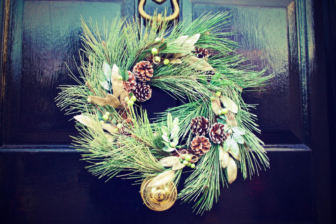 Free stock image of Christmas Wreath On Door