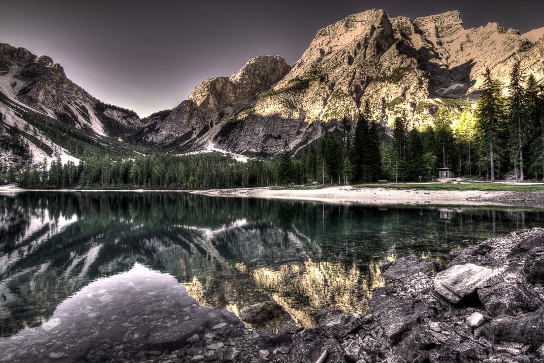 Free stock image of Still Mountain Lake