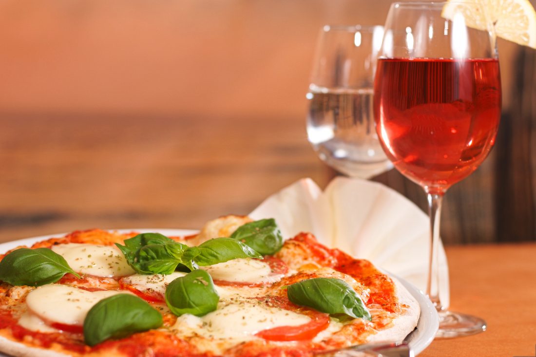 Free stock image of Pizza & Wine