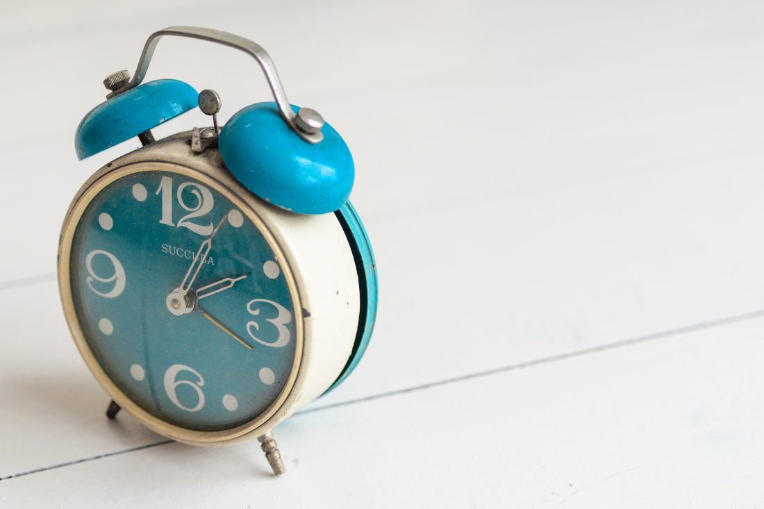 silent retro alarm clock