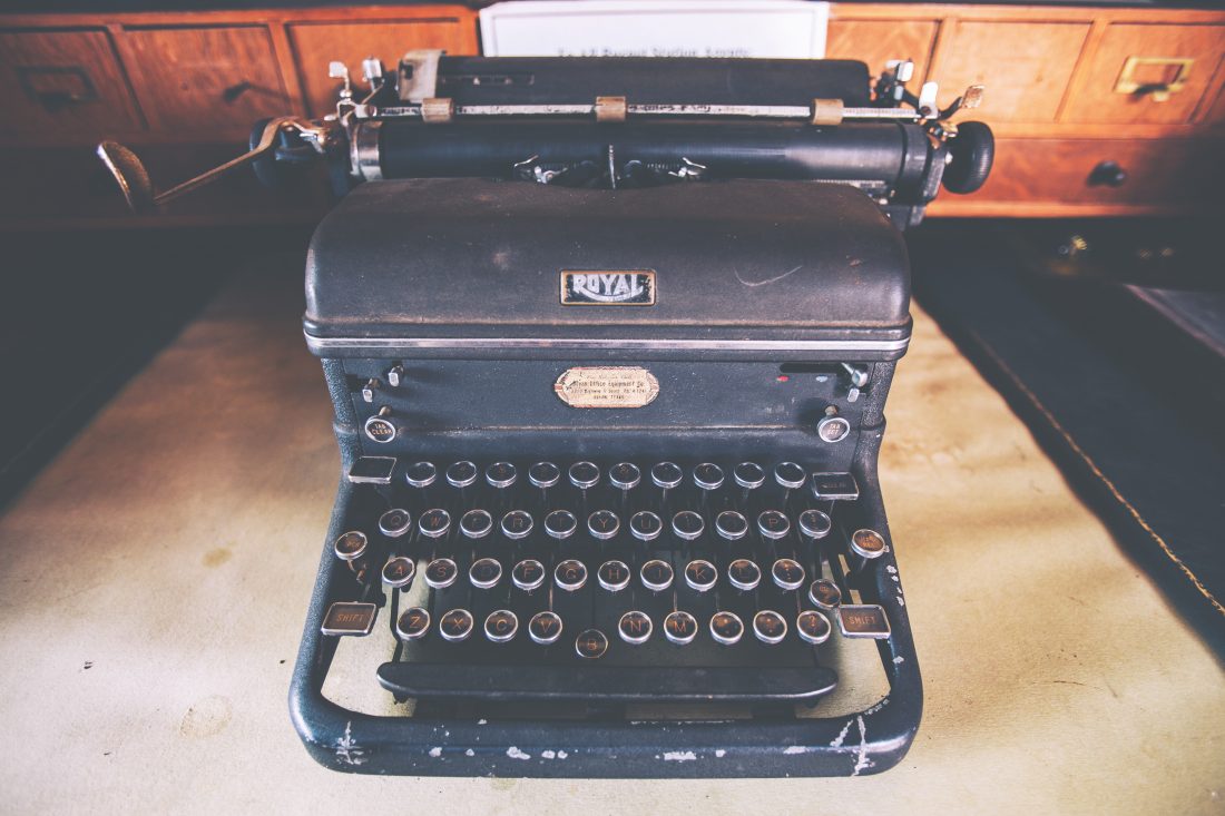 Free stock image of Retro Typewriter