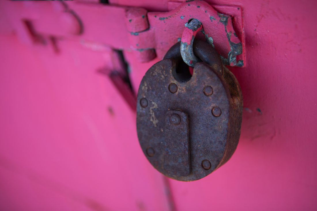 Free stock image of Rusty Lock on Door