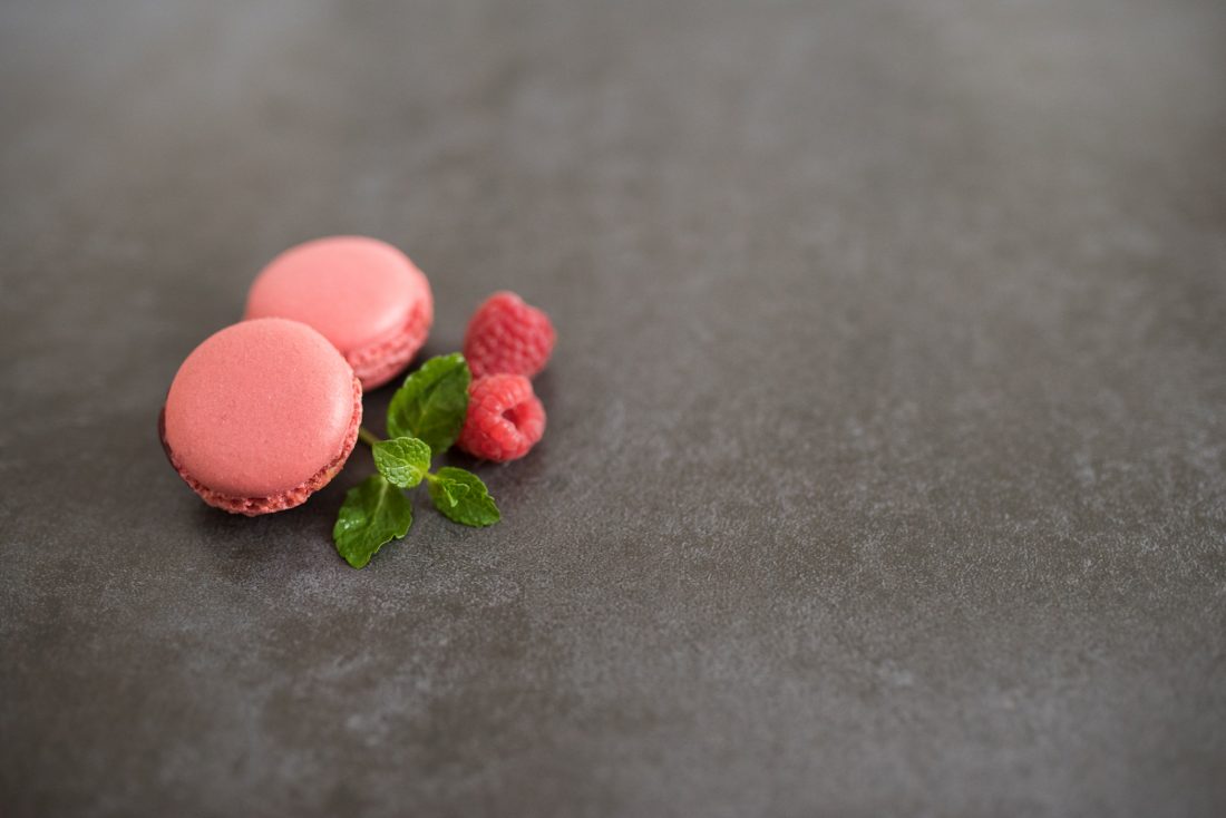 Free stock image of Pink Macaron & Raspberries
