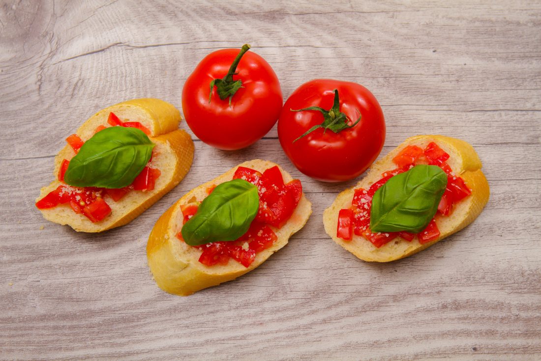Free stock image of Tomatoes on Bread