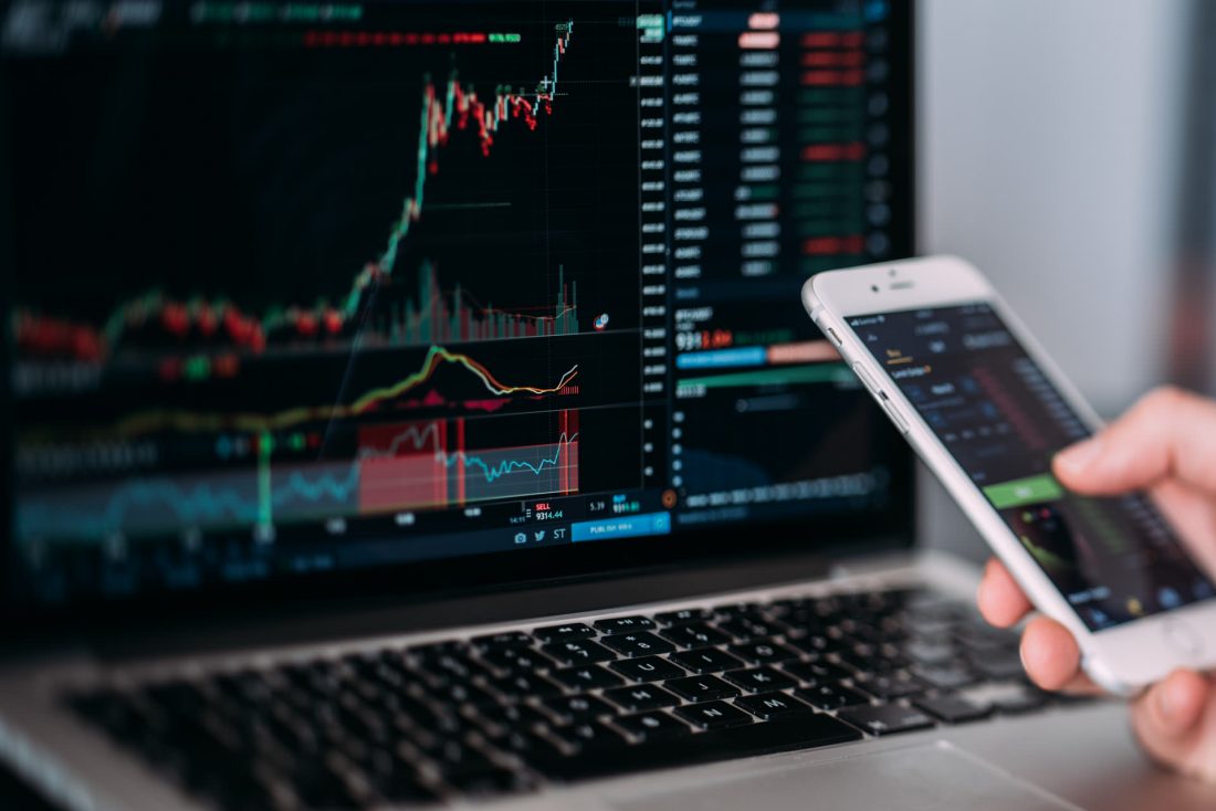 Free stock image of Trading Panel & Smartphone