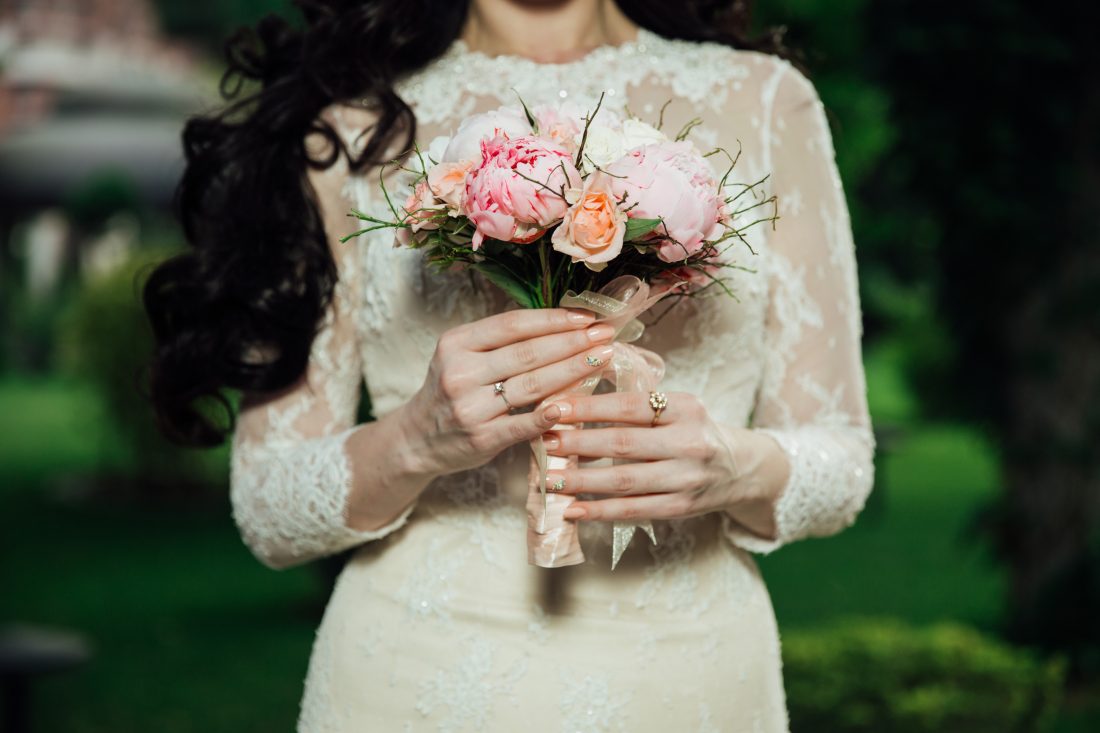 Free stock image of Wedding Bride with Flowers