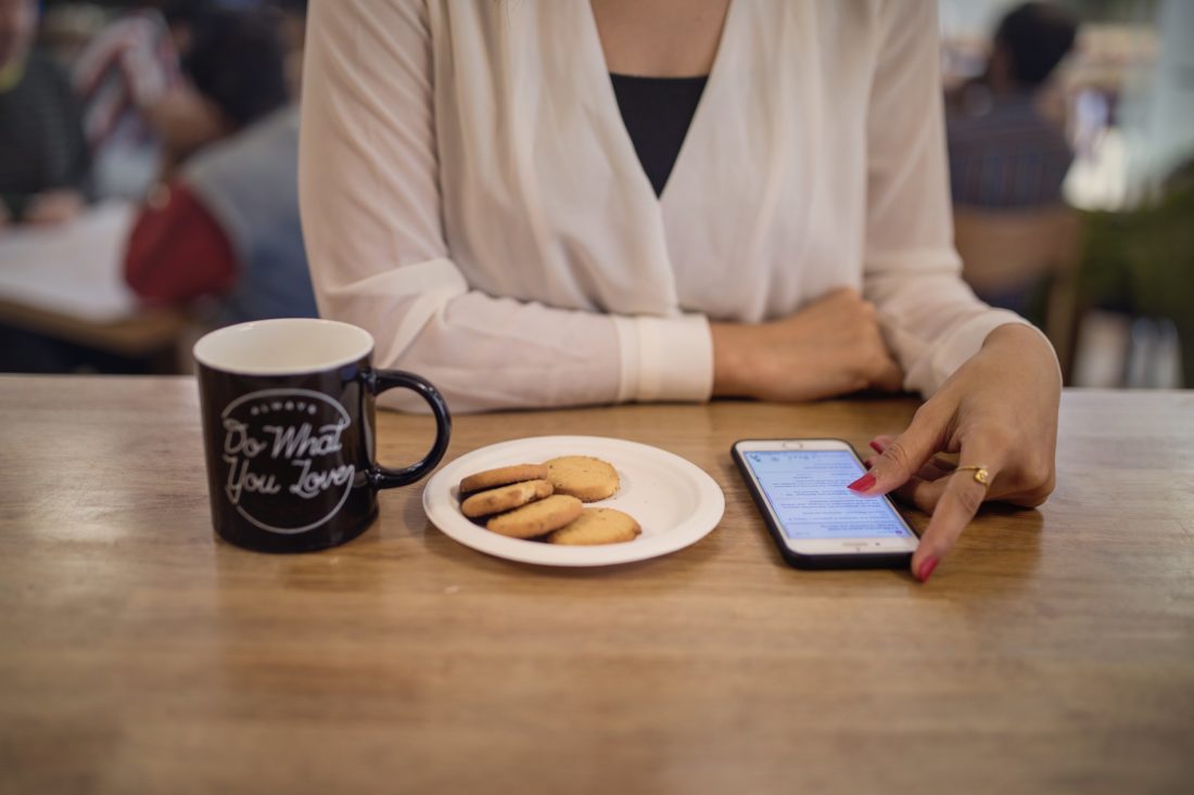 Free stock image of Woman Cafe Phone