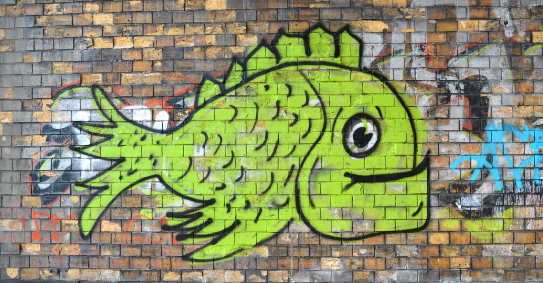 Un graffiti avec un poisson