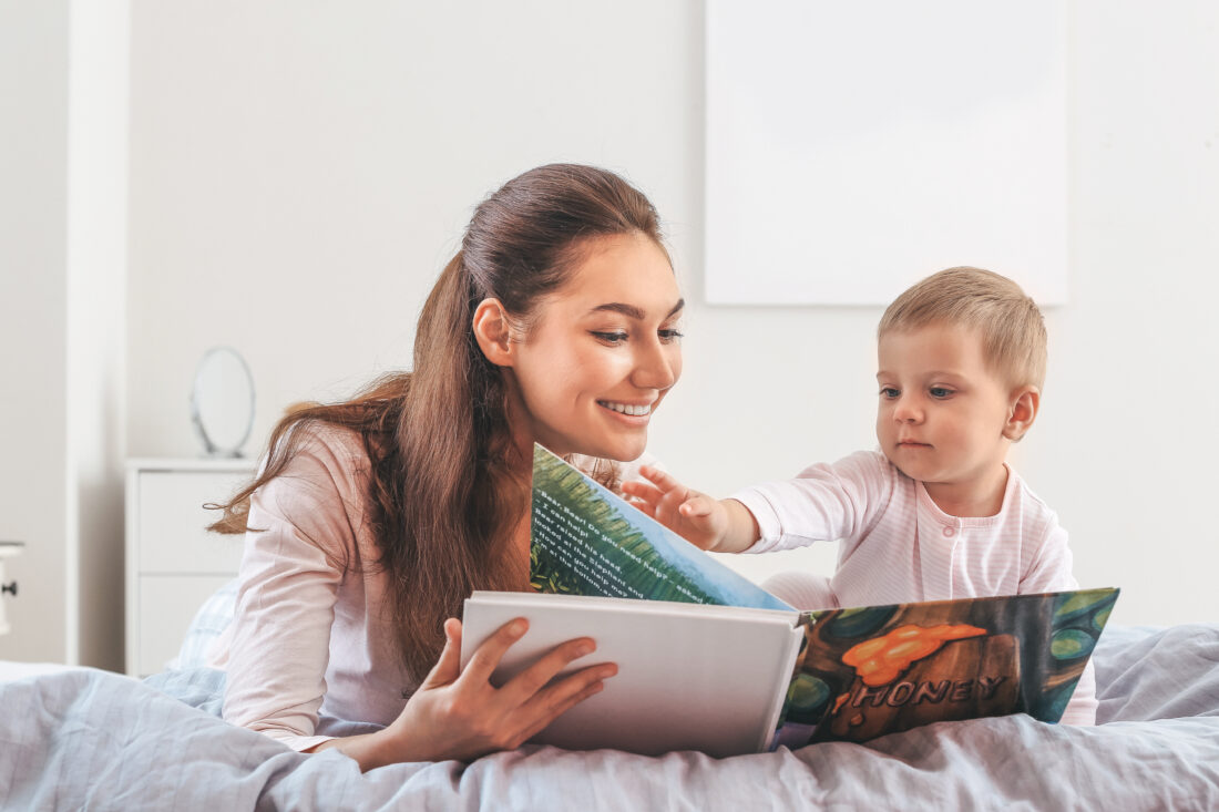 Free stock image of Mother Child Reading