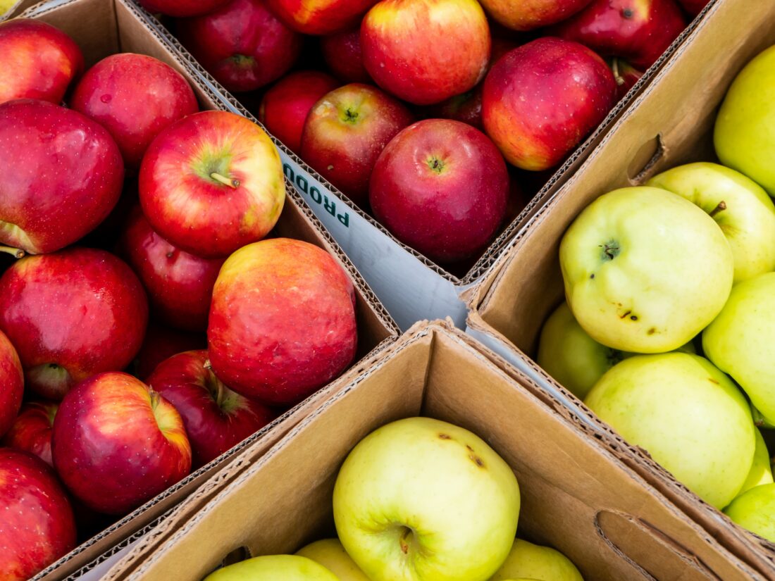 Free stock image of Apples Fruit Market