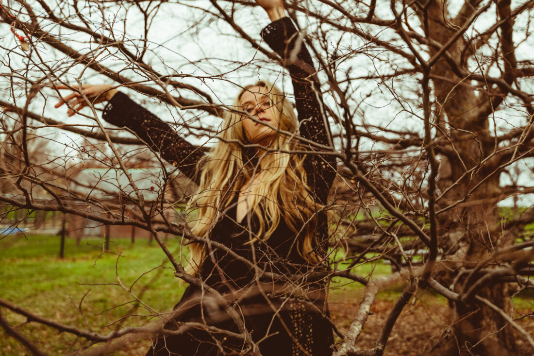 Free stock image of Woman Fall Nature